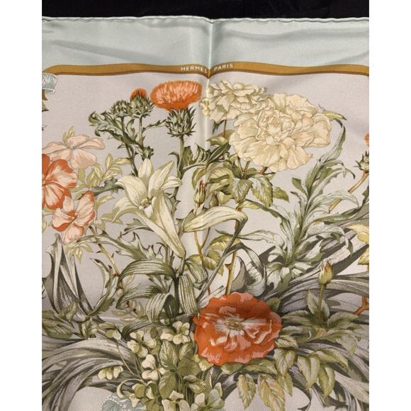 Hermes Pocket Square Neck Scarf Regina by Leila Menchari 100% Silk Vintage RARE! - Picture 5 of 7